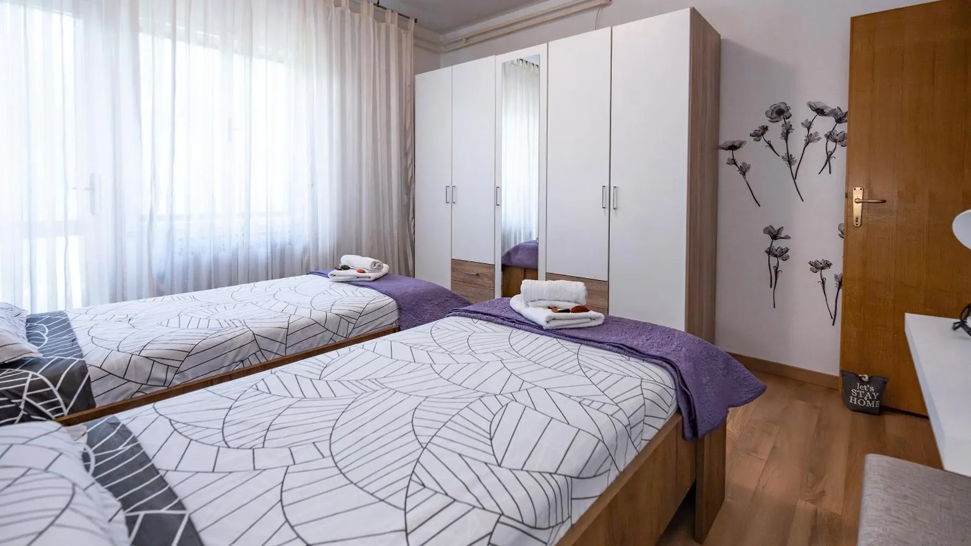 E-M Apartments With Private Pool Vinkuran