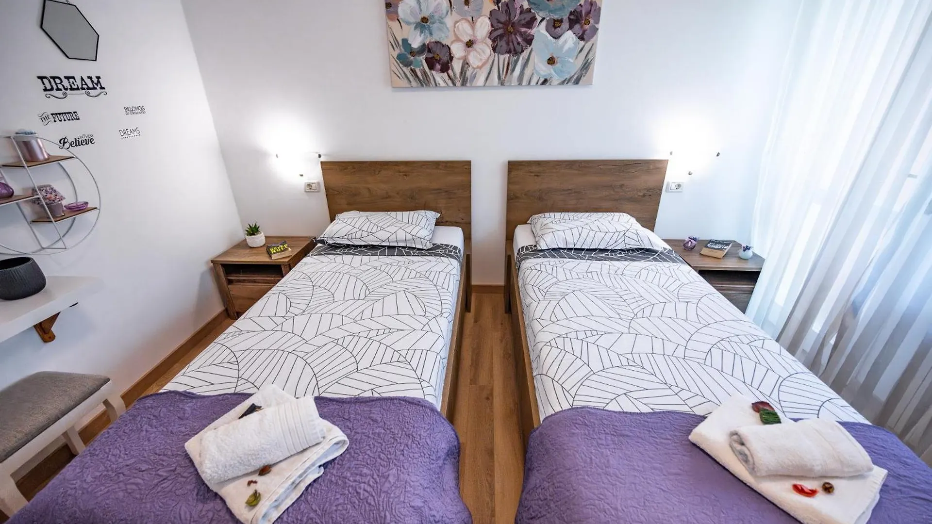 E-M Apartments With Private Pool Vinkuran