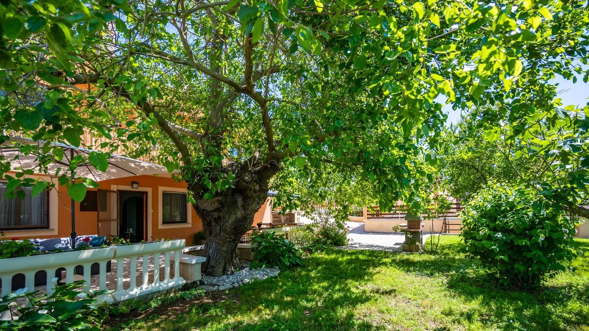 E-M Apartments With Private Pool Vinkuran 3*,  Kroatien